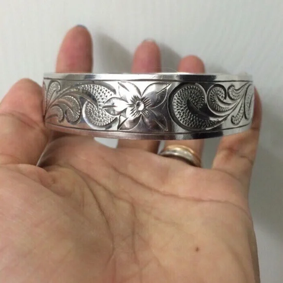 🖤18mm W💕Hawaiian Silver Bangle